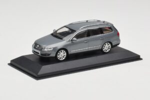 Volkswagen Passat B6 Variant Grey Metallic Minichamps 1:43 PASSAT005 Metal - imaginea 2 din 4