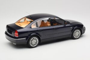 Volkswagen Passat W8 B5.5 Indigo Blue DNA 1:18 DNA000029 Metal - imaginea 2 din 6
