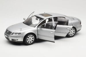 Volkswagen Phaeton D1 Silver Metallic AUTOart 1:18 79742 Metal - imaginea 2 din 8