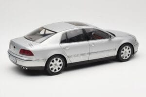 Volkswagen Phaeton D1 Silver Metallic AUTOart 1:18 79742 Metal - imaginea 3 din 8