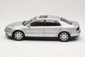 Volkswagen Phaeton D1 Silver Metallic AUTOart 1:18 79742 Metal - imaginea 4 din 8