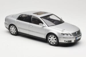 Volkswagen Phaeton D1 Silver Metallic AUTOart 1:18 79742 Metal - imaginea 6 din 8