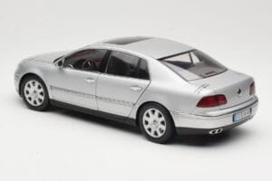 Volkswagen Phaeton D1 Silver Metallic AUTOart 1:18 79742 Metal - imaginea 7 din 8