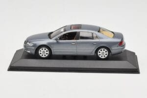 Volkswagen Phaeton Light Blue Metallic Minichamps 1:43 VW002 Metal