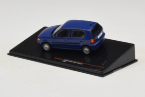 Volkswagen Polo Mk3 Albastru IXO 1:43 CLC579N Metal - imaginea 3 din 4