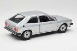 Volkswagen Scirocco GT Mk1 Silver Metallic Revell 1:18 08833 Metal - imaginea 3 din 8