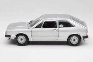 Volkswagen Scirocco GT Mk1 Silver Metallic Revell 1:18 08833 Metal - imaginea 4 din 8
