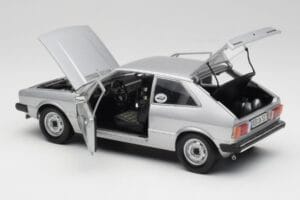 Volkswagen Scirocco GT Mk1 Silver Metallic Revell 1:18 08833 Metal - imaginea 5 din 8