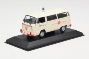 Volkswagen T2 Ambulance Malteser Hilfsdienst Minichamps 1:43 400053092 Metal - imaginea 2 din 4