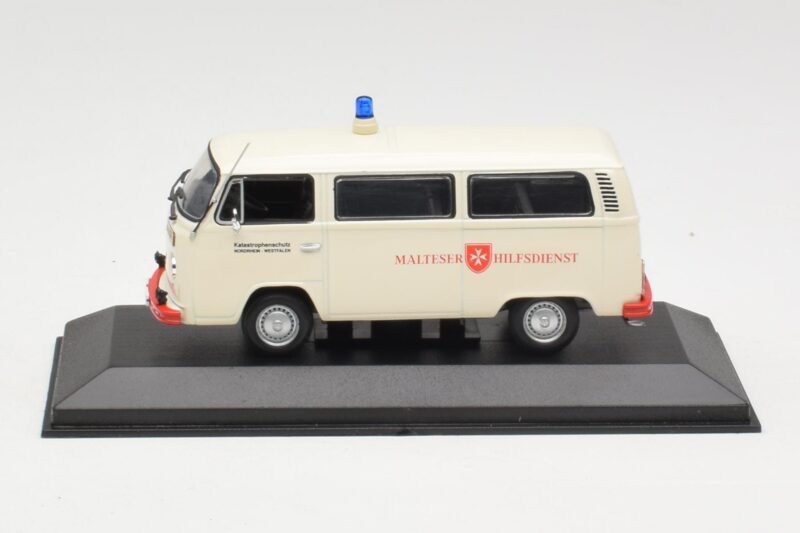 Volkswagen T2 Ambulance Malteser Hilfsdienst Minichamps 1:43 400053092 Metal