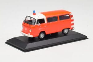 Volkswagen T2 Bus Pompieri Frankfurt Minichamps 1:43 400053091-R Metal - imaginea 2 din 4