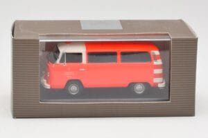 Volkswagen T2 Bus Pompieri Frankfurt Minichamps 1:43 400053091-R Metal - imaginea 4 din 4