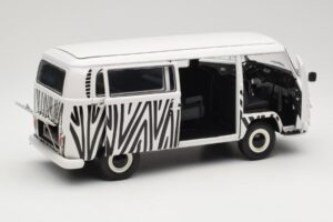 Volkswagen T2a Bus Safari Schuco 1:18 191 Metal - imaginea 2 din 8