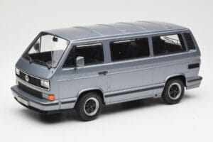 Volkswagen T3 Porsche B32 Minibus Albastru KK-Scale 1:18 KKDC180221 Metal