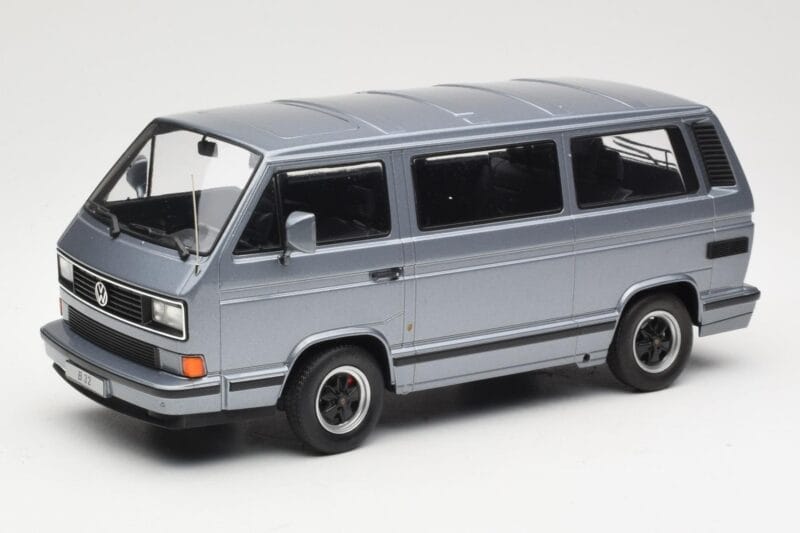 Volkswagen T3 Porsche B32 Minibus Albastru KK-Scale 1:18 KKDC180221 Metal