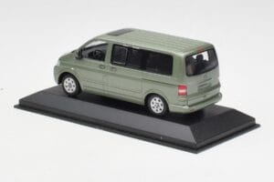 Volkswagen T5 Bus Fresco Green Minichamps 1:43 T5001-B Metal - imaginea 3 din 4