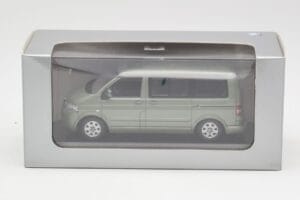 Volkswagen T5 Bus Fresco Green Minichamps 1:43 T5001-B Metal - imaginea 4 din 4