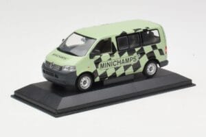 Volkswagen T5 Bus Verde Minichamps 1:43 T5002 Metal - imaginea 2 din 4
