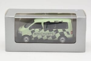 Volkswagen T5 Bus Verde Minichamps 1:43 T5002 Metal - imaginea 4 din 4
