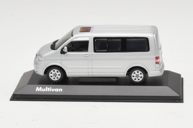 Volkswagen T5 Bus Argintiu Minichamps 1:43 Volkswagen T5 Bus Argintiu Minichamps 1:43 T5003 Metal