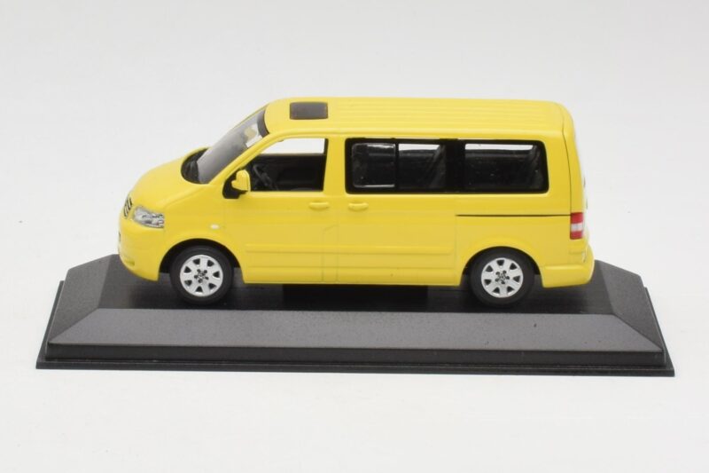 Volkswagen T5 Bus Galben Minichamps 1:43 842902111 Metal