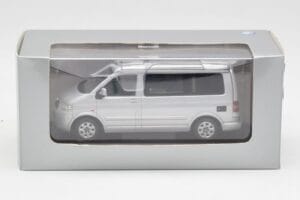 Volkswagen T5 California Argintiu Minichamps 1:43 7H8099300GPA7W Metal - imaginea 4 din 4