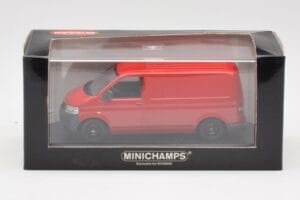 Volkswagen T5 Furgon de Livrare Roșu & Roți Negre Minichamps 1:43 400052260-B Metal - imaginea 4 din 4