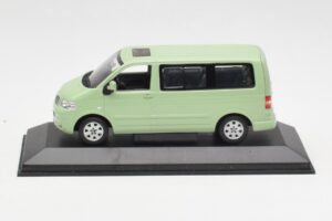 Volkswagen T5 Multivan California Verde Lime Dealer Minichamps 1:43 400052201-D1 Metal