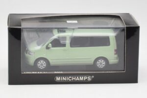 Volkswagen T5 Multivan California Verde Limetă Minichamps 1:43 400052201 Metal - imaginea 4 din 4