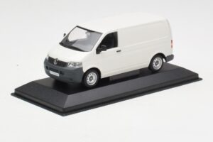 Volkswagen T5 Transporter Alb Minichamps 1:43 T5002-B Metal - imaginea 2 din 4