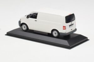 Volkswagen T5 Transporter Alb Minichamps 1:43 T5002-B Metal - imaginea 3 din 4