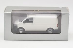 Volkswagen T5 Transporter Alb Minichamps 1:43 T5002-B Metal - imaginea 4 din 4