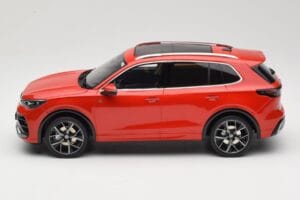 Volkswagen Tiguan eTSI R-Line Persimmon Red Metallic Otto 1:18 OT489 Rășină - imaginea 3 din 6