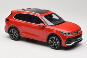 Volkswagen Tiguan eTSI R-Line Persimmon Red Metallic Otto 1:18 OT489 Rășină - imaginea 4 din 6