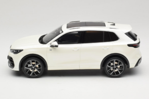 Volkswagen Tiguan R-Line Oryx White Pearl Otto 1:18 OT1219 Rășină - imaginea 3 din 6