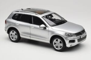Volkswagen Touareg 7L Silver Metallic Kyosho 1:18 8821CS Metal - imaginea 6 din 8