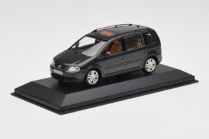 Volkswagen Touran 1T Verde Închis Minichamps 1:43 400052101 Metal - imaginea 2 din 4