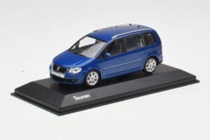 Volkswagen Touran Albastru Minichamps 1:43 TOURAN002 Metal - imaginea 2 din 4