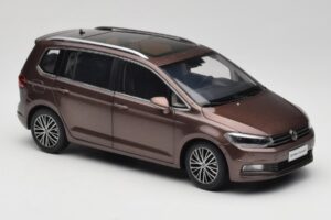 Volkswagen Touran 5T Maro Paudi Model 1:18 ZVE000003BRA Metal - imaginea 6 din 8