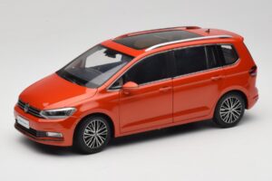 Volkswagen Touran 5T Portocaliu Paudi Model 1:18 ZVE000003ORA Metal