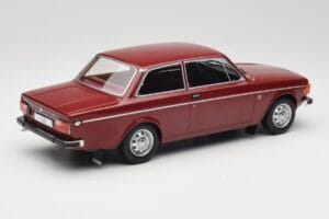 Volvo 142 Roșu Închis MCG 1:18 MCG18443 Metal - imaginea 2 din 6