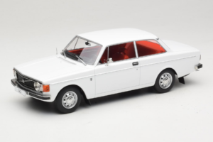 Volvo 142 Alb MCG 1:18 MCG18445 Metal