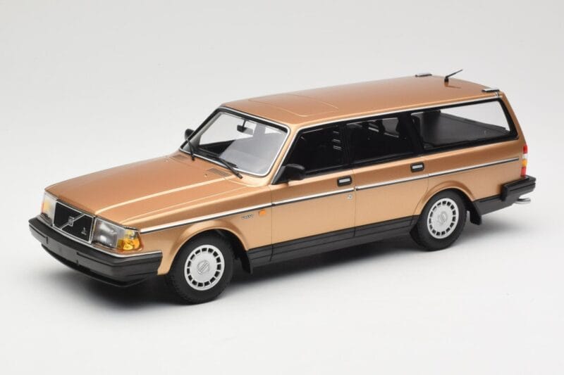 Volvo 240 GL Break Gold Metallic Minichamps 1:18 155171415 Metal