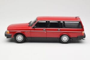 Volvo 240 GL Break Roșu Minichamps 1:18 155171411 Metal - imaginea 3 din 6