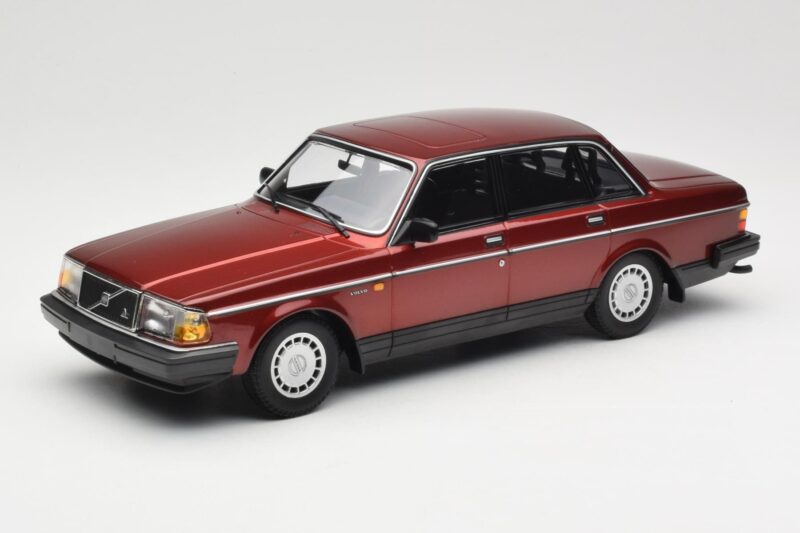 Volvo 240 GL Dark Red Metallic Minichamps 1:18 155171406 Metal