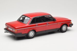Volvo 240 GL Roșu Închis Minichamps 1:18 166171401 Metal - imaginea 2 din 6