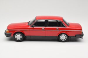 Volvo 240 GL Roșu Închis Minichamps 1:18 166171401 Metal - imaginea 3 din 6