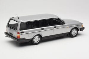 Volvo 240 GL Estate Argintiu Minichamps 1:18 155171416 Metal - imaginea 2 din 6