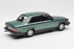 Volvo 240 GL Verde Metalizat Minichamps 1:18 155171400 Metal - imaginea 2 din 6