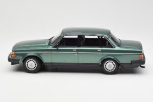 Volvo 240 GL Verde Metalizat Minichamps 1:18 155171400 Metal - imaginea 3 din 6